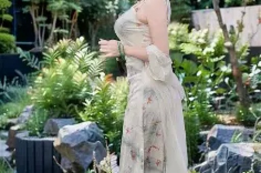 前TVB知名女星又曝大瓜当众被男星伸手进裤子因在海上不敢吭