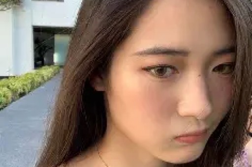 3岁女童在洗浴店摔倒后脑受伤宝妈发帖吐槽反被索赔100万元店方：她拒不删帖疑似敲诈